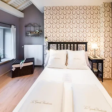 Elegant Ardennes Retreat, Cleaning Included Dom wakacyjny